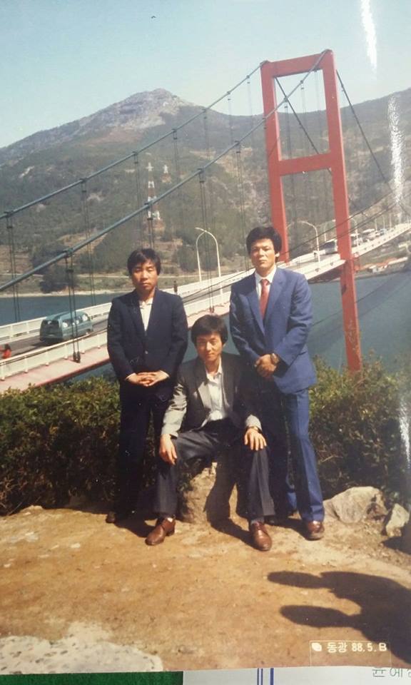 김영기님의 친구들과 함께한 남해대교 추억사진
